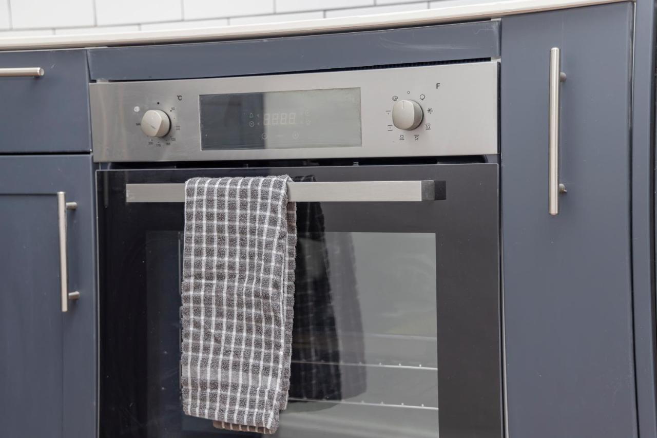 Ferienwohnung Morden Studio Flat Moments Away From Brighton Seafront Exterior foto